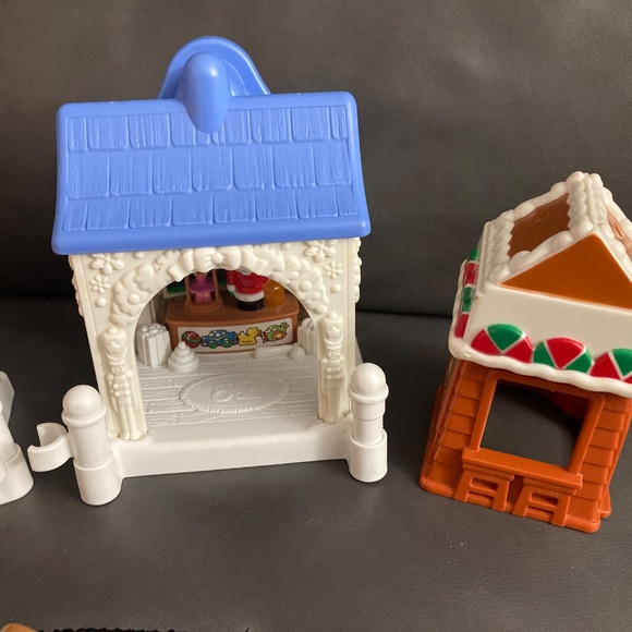 Fisher-Price Little People Christmas On Main Street Village Sets-Incomplete-22 p - Picture 12 of 14